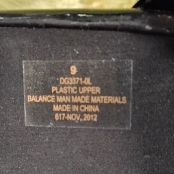 Elegant Black Sandals with Beaded Straps - Picture 4 of 5